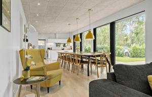 Cozy Home In Ebeltoft With Sauna