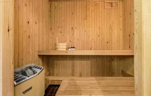 Beautiful Home In Ebeltoft With Wifi