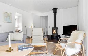Beautiful Home In Ebeltoft With Wifi