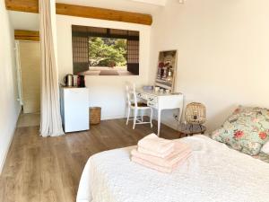 B&B / Chambres d'hotes Chambre d-hotes avec piscine au calme Gemenos : photos des chambres