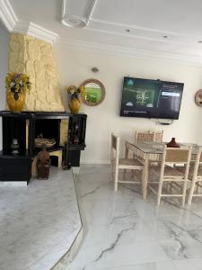 Villa en bord de plage, située dans une résidence à El Mansouria, idéale pour une grande famille ou pour des personnes seules