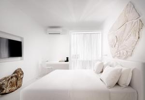 Superior Two-Bedroom Suite with Sea View