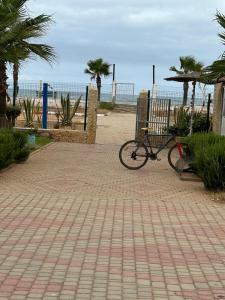 Villa en bord de plage, située dans une résidence à El Mansouria, idéale pour une grande famille ou pour des personnes seules