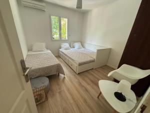 Villas Maison au calme, piscine, terrain de petanque : photos des chambres