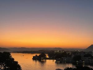 Sheeshmahal By Oladar