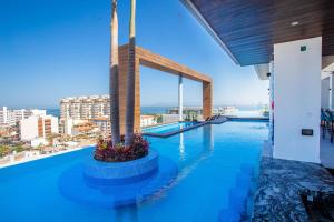 Chic Condo with Scenic Views, Pool and Gym