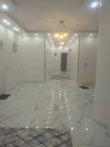 فيلا فاخره بحمام سباحه مكونه من 7 غرفه نوم امام مول العرب