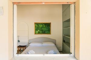 Friendly & small 1-BR apt with beautiful terrace