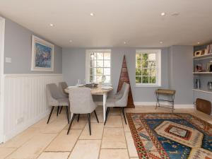 Stunning 2 bed townhouse in city centre - Pass the Keys