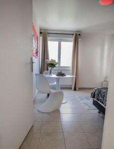 Kusmi Love piscine proche du lac