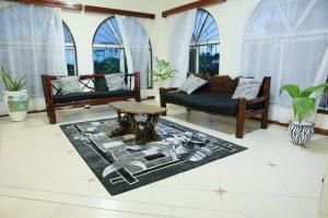 LN NYALI OCEAN VIEW FULLY FURNISHED 5BEDROOM APARTMENT WITH SWIMMING POOLl - Leiligheter, Mombasa