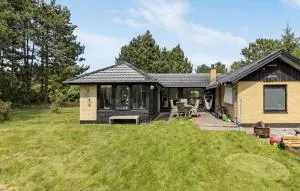 2 Bedroom Nice Home In Store Fuglede - Gørlev