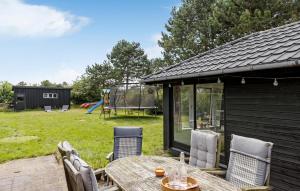 2 Bedroom Nice Home In Store Fuglede