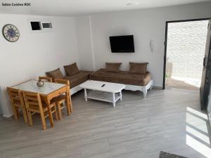 Maison individuelle 16 personnes - Location Azeffoun Ait Chafaa-16500Da