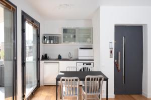 Psirri 1BR Loft with Acropolis View