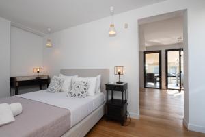 Psirri 1BR Loft with Acropolis View