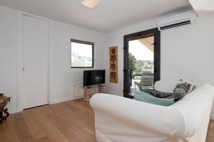 Psirri 1BR Loft with Acropolis View