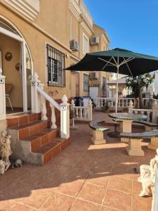 Holiday home in Costa Blanca - 3 bedroom house with pool sleeps 8, close to beach