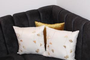 HomeByTheLake-Shiroke