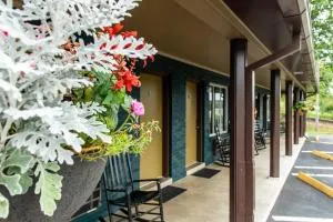 Townsend River Breeze Inn - Townsend