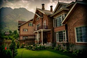 Zabarwan Peaks Villa