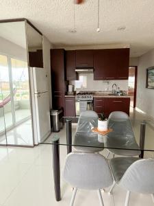 Brisas Shores 209 Beachfront Apartment with terrace, Cancun Hotel Zone, 1 bedroom
