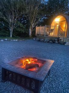 The Fells - Campsie Luxury Pods with hot tub