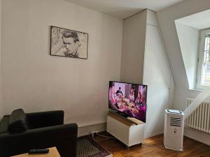Apartment Studio Center of Bern & Up to 7 Seats Cars Rental Option