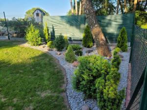 Domek nad jeziorem przy lini brzegowej Górowychy, Pomorze