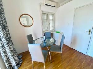 Charming 1-Bed Apartment Near Arena and Centre