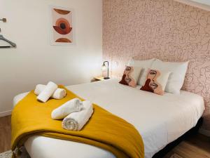 Maisons de vacances ORLEANS - Maison de ville haut de gamme au calme - 4 chambres avec garage - proche de toutes les commodites - LA MAISON D-A COTE : photos des chambres