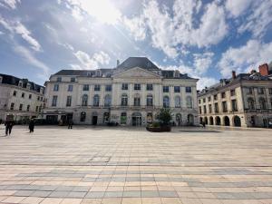 Maisons de vacances ORLEANS - Maison de ville haut de gamme au calme - 4 chambres avec garage - proche de toutes les commodites - LA MAISON D-A COTE : photos des chambres