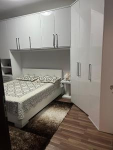Apartament me qera