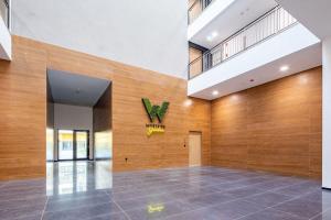 Balcony - Sunny - NEW