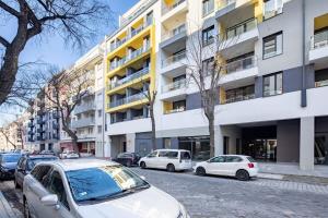 Balcony - Sunny - NEW