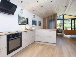 6 person holiday home in Glesborg-By Traum