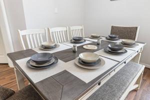 Extraordinary DFW Villa - Near Stadiums, Pool, Games & Fun