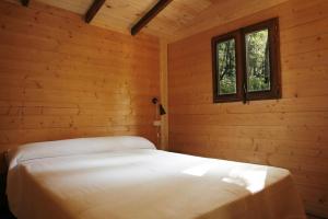 Two-Bedroom Bungalow (4 Adults) room in Camping Maçanet de Cabrenys