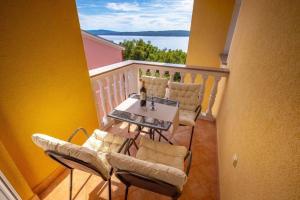 Appartement mit Terrasse und Meerblick 