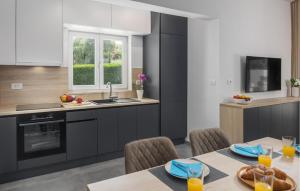Awesome Home In Sveti Lovrec Pazenati 