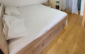 1 Bedroom Nice Home In Tisno