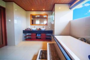 Camana 1 BR Villa With Shared Pool ZN129