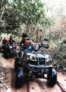 บ้านอบอุ่น By The Mountain Ozoneบ้านโอโซนขุนเขาแก่งกระจาน