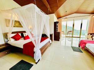 Hotel Ella`s Edge