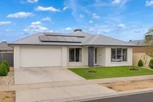 Popular Villa Shepparton - Karimba