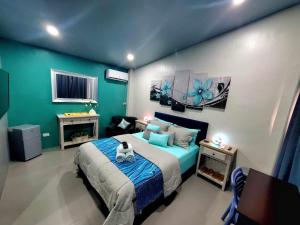 Hidden Palms Inn Deluxe Room