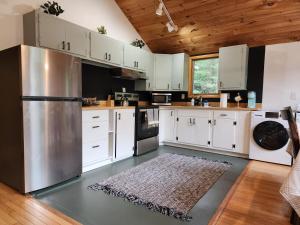 Rustic Catskills Cabin with Hot Tub and Mountain Views