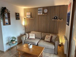 Appartements Appartement T3 cosy refait a neuf avec vue lac et montagnes et avec garage : photos des chambres