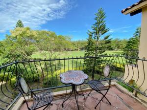 Phòng Deluxe hướng núi (Deluxe Mountain View)