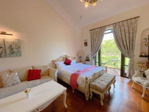 Phòng Deluxe hướng núi (Deluxe Mountain View)